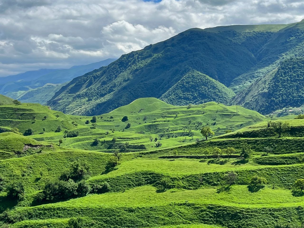 Экскурсия из Махачкалы в аул Гамсутль + Салтинский водопад - индивидуальная экскурсия в Махачкале на машине гида длительностью 11 часов с количеством участников до 7 человек цена экскурсии 17000₽