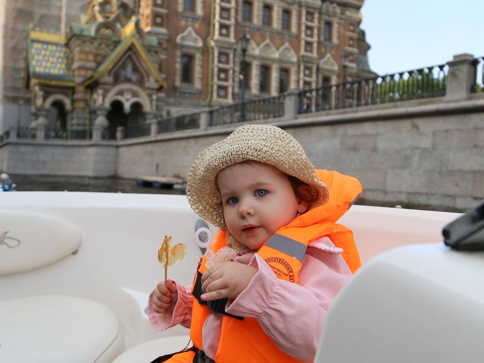 Юная туристка