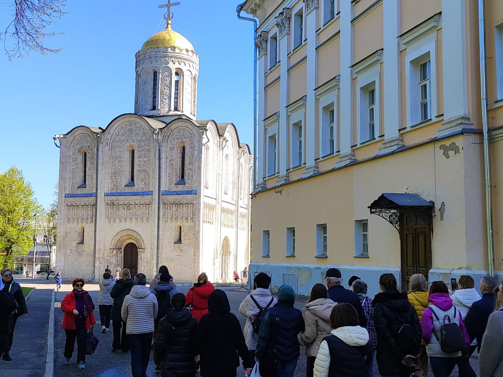 Дмитриевский собор - западный фасад