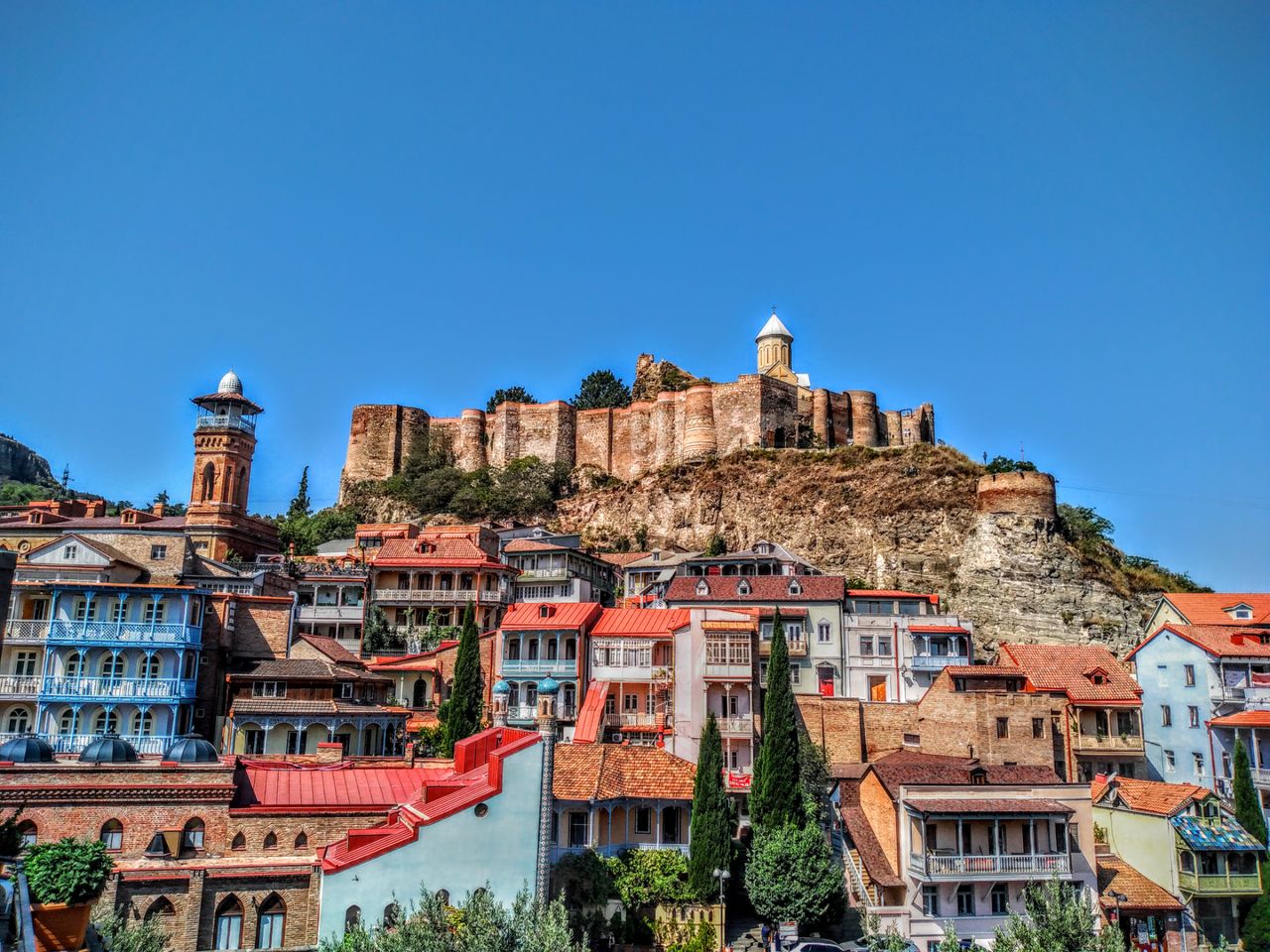 Обзорная экскурсия по Тбилиси пешком: любовь к Старому городу - индивидуальная экскурсия в Тбилиси пешком длительностью 3.5 часа с количеством участников до 10 человек цена экскурсии 80€