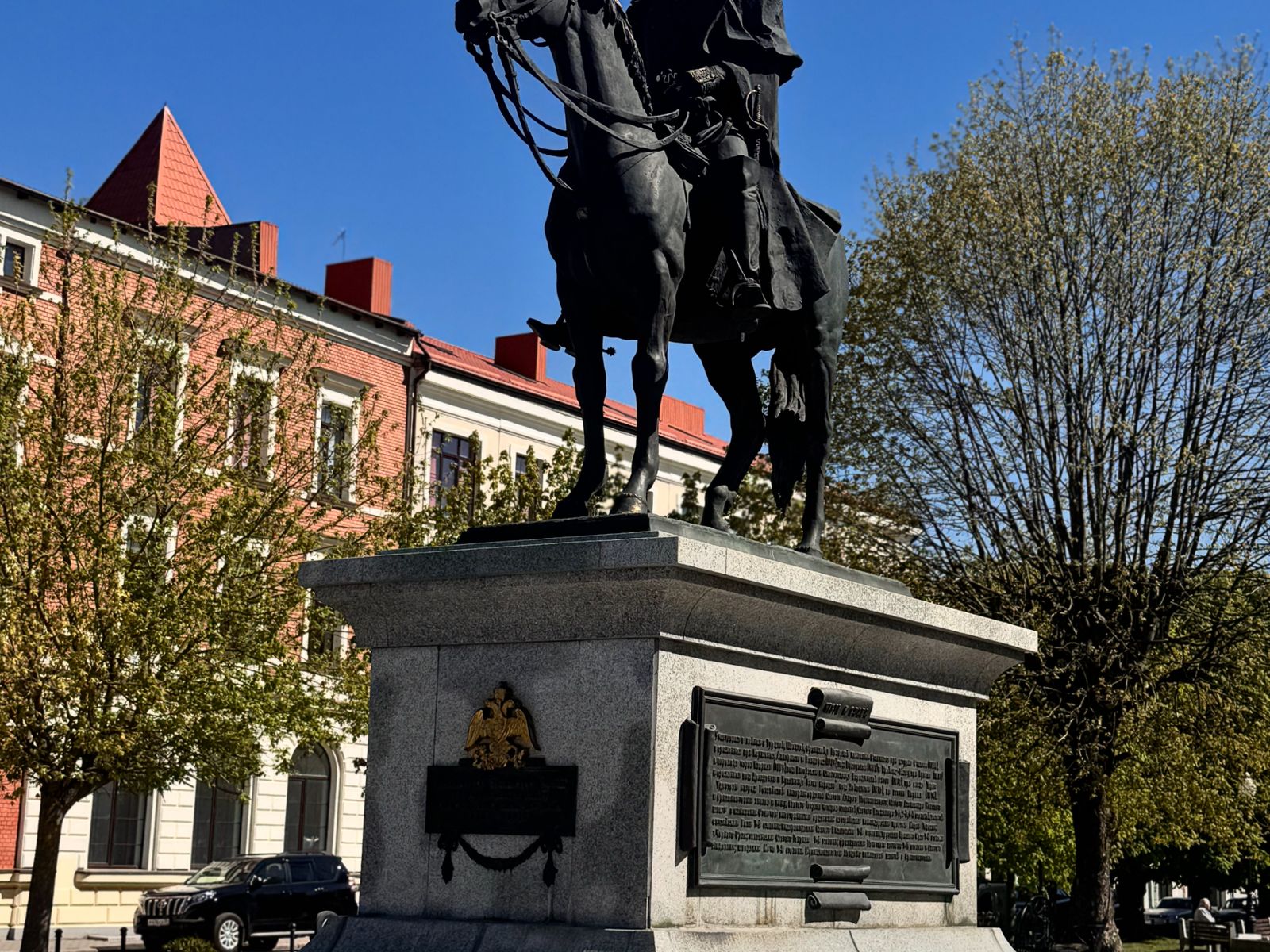 Памятник Барклаю де Толли