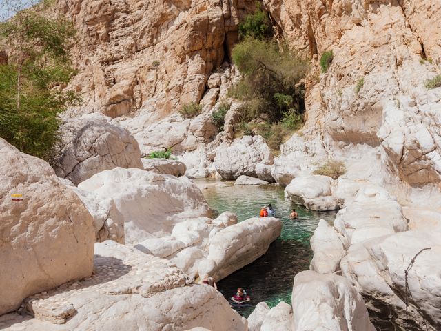 Каньон Вади Шаб и озеро Синкхол: экскурсия к природным чудесам