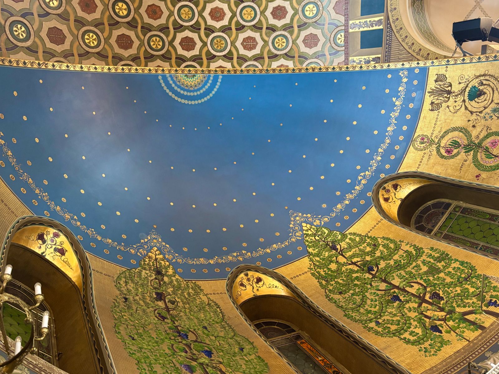 Интерьеры Хоральной синагоги