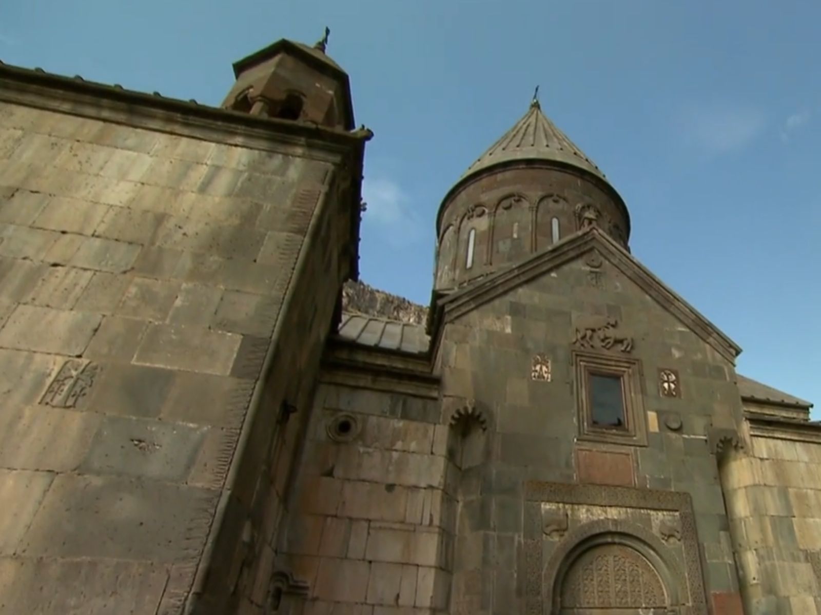 Гегард — это игра теней и вечности 