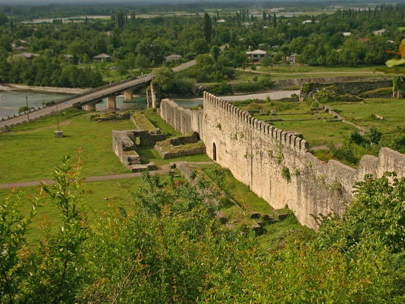Археополис - город, откуда Ясон увез Медею