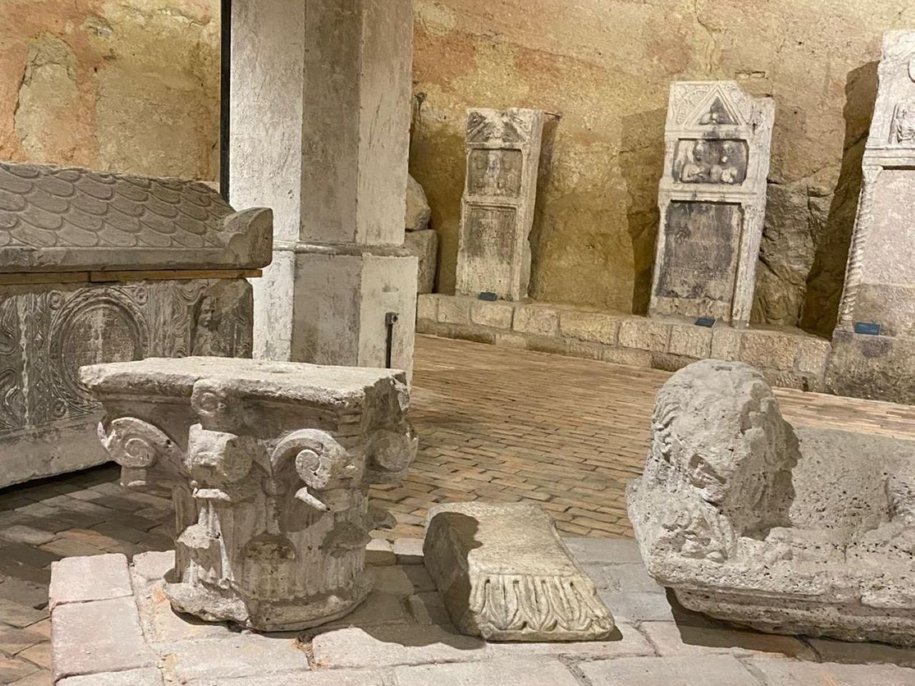 Обзорная экскурсия по мистическим подземельям Калемегдана - индивидуальная экскурсия в Белграде пешком длительностью 2 часа с количеством участников до 5 человек цена экскурсии 65€