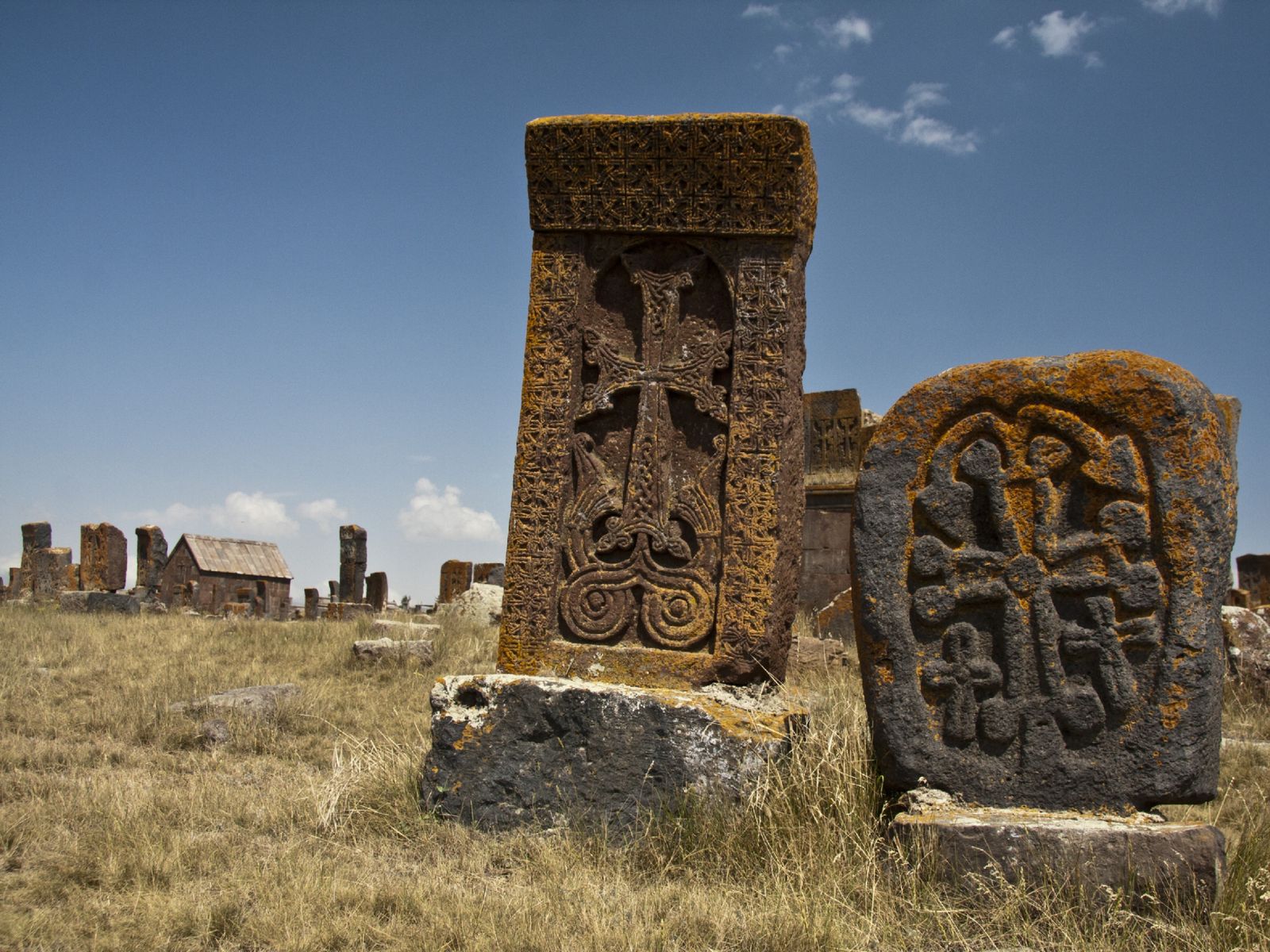 Крест-камни