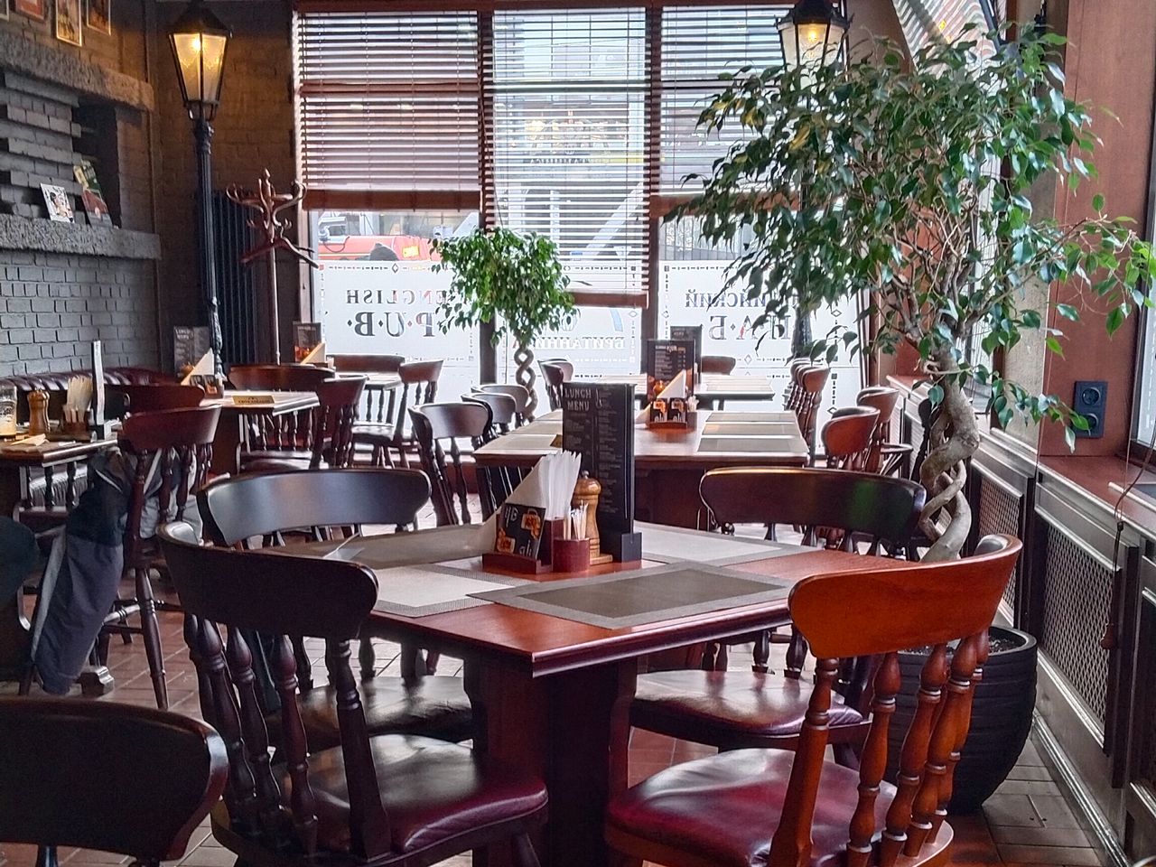 Групповая экскурсия по вечернему Калининграду + пивные бары (18+) - групповая экскурсия в Калининграде пешком длительностью 3 часа с количеством участников до 8 человек цена экскурсии 2000₽