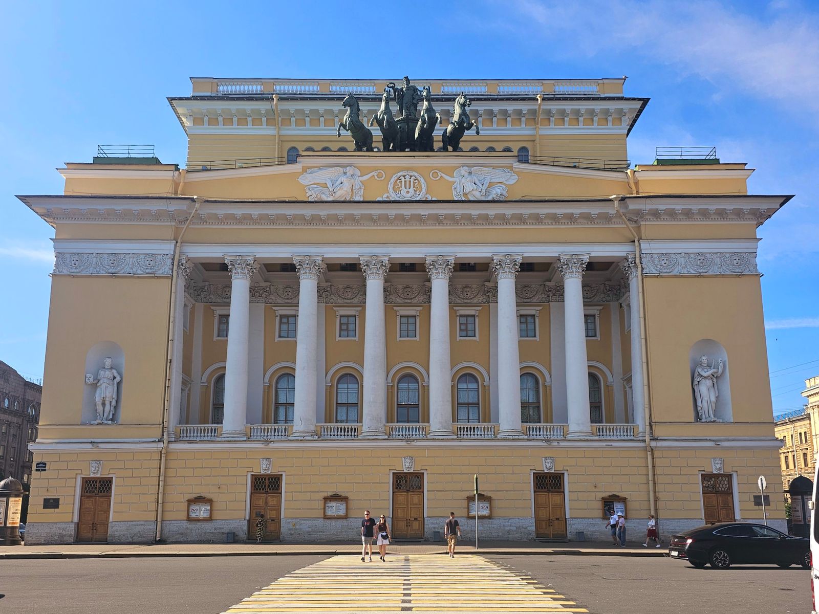 Александринский театр - место встречи
