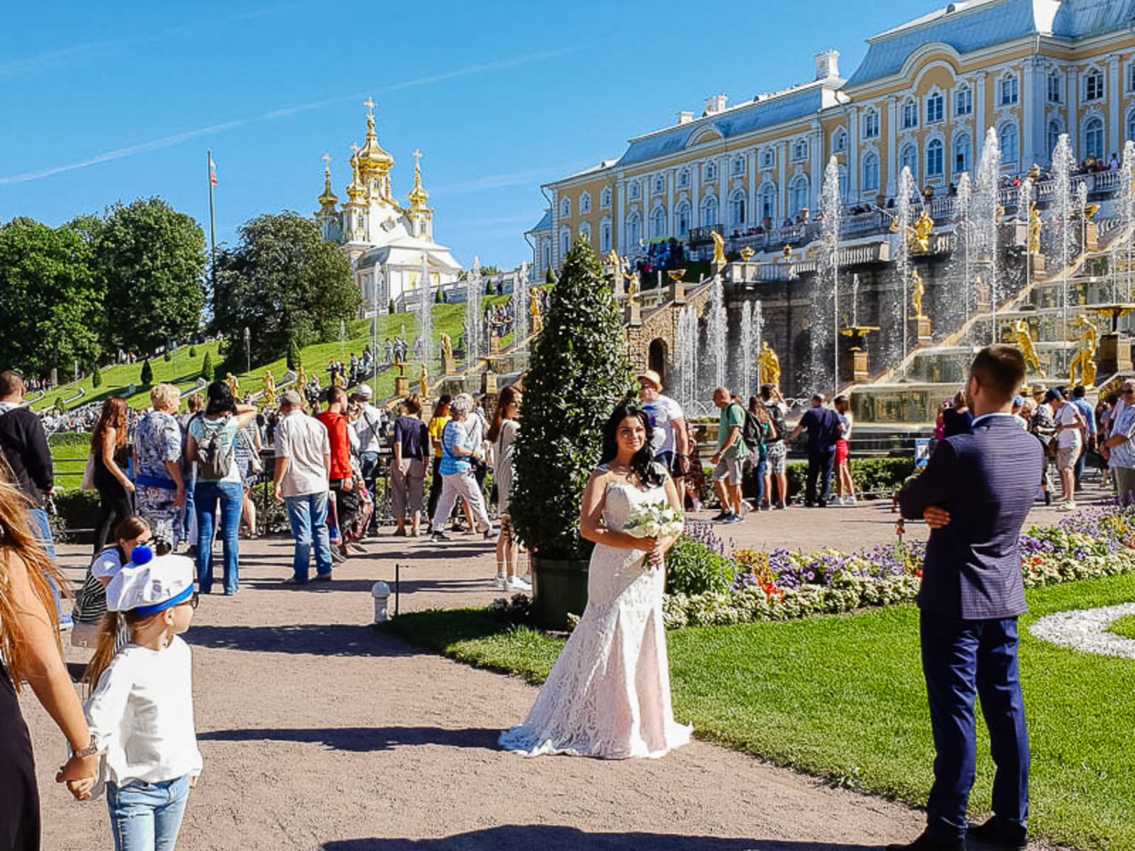 Роскошные фонтаны Петергофа