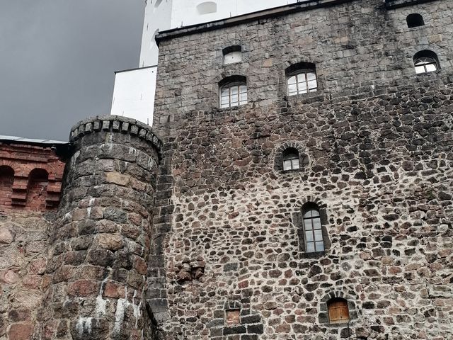 Экскурсия в замок Выборга: жемчужина, менявшаяся с каждой эпохой