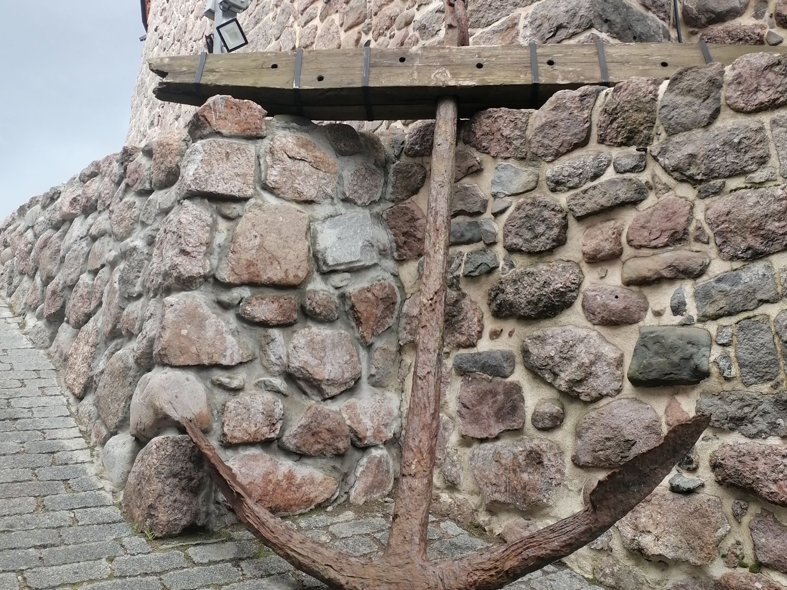 Якорь, оставшийся после морского сражения