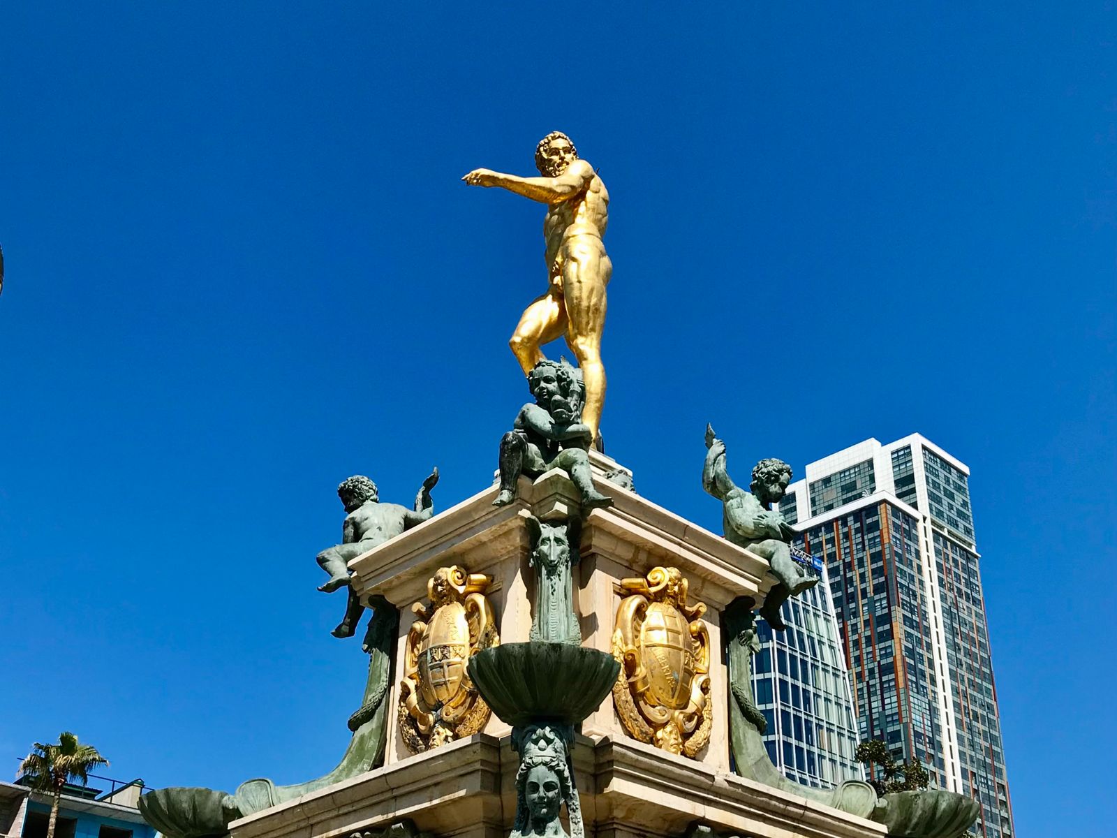 Копия фонтана из города Болонья