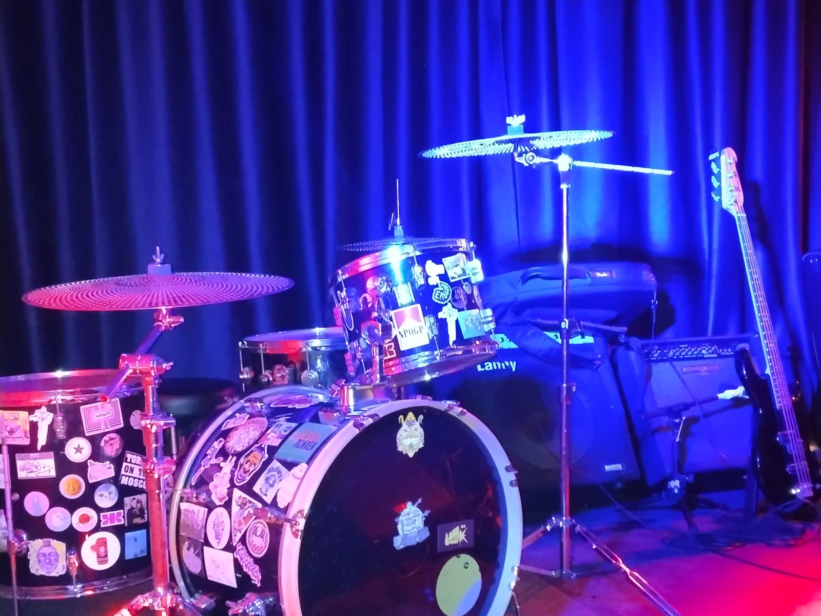 Бар для своих