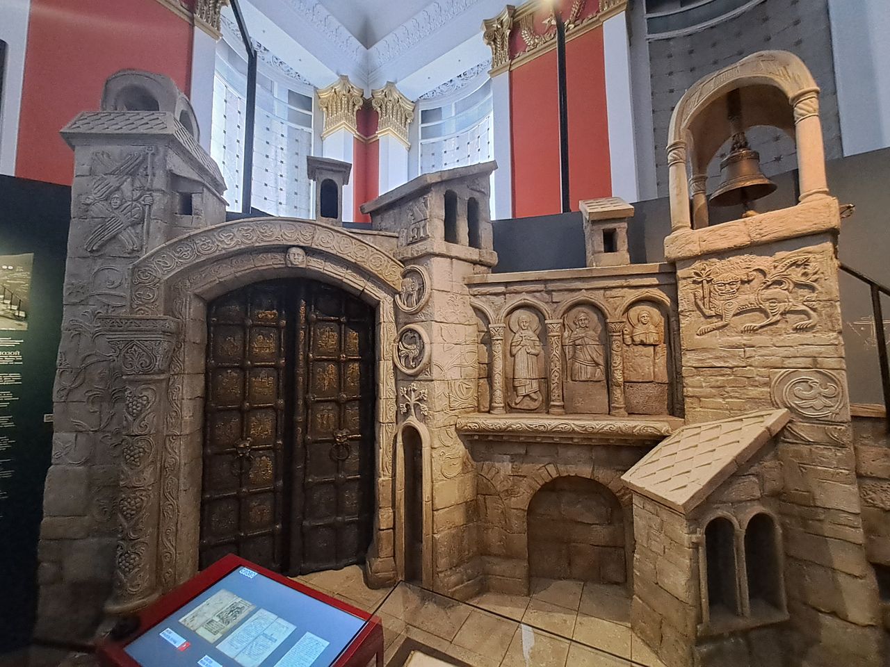 Экскурсия в Музей славянской письменности «Слово» на ВДНХ - индивидуальная экскурсия в Москве пешком длительностью 1 час с количеством участников до 18 человек цена экскурсии 8000₽