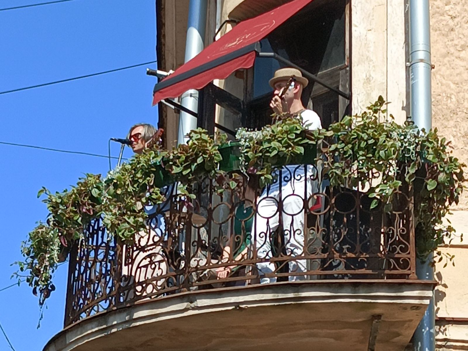 Музыканты на балконе здания XVIII века