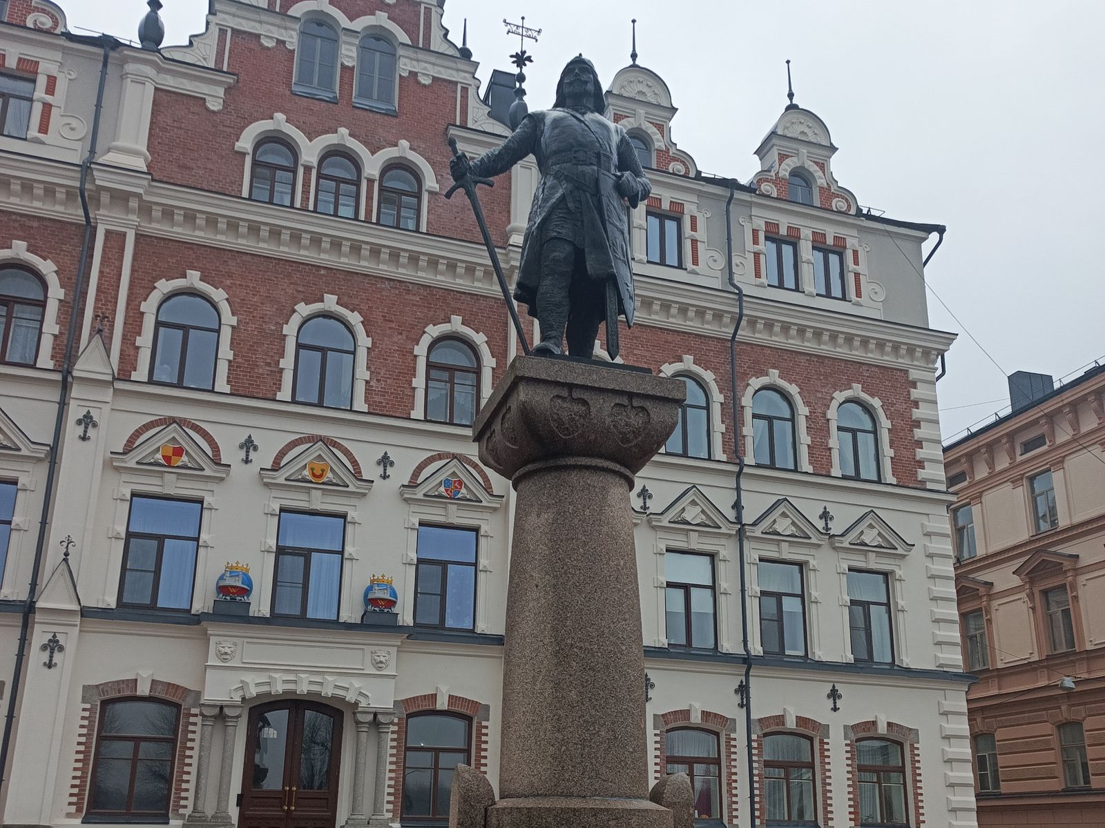 Торгильс Кнутссон на площади Старой ратуши