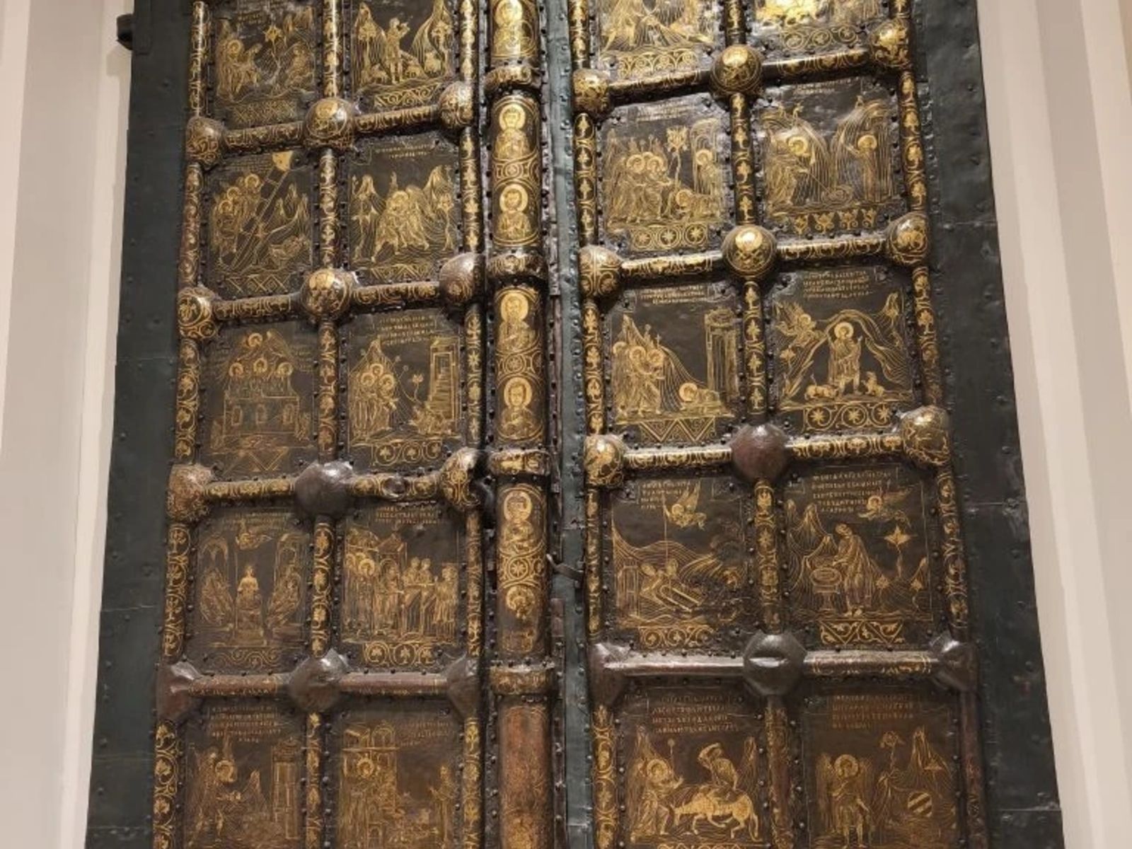 Золотые южные ворота Рождественского собора