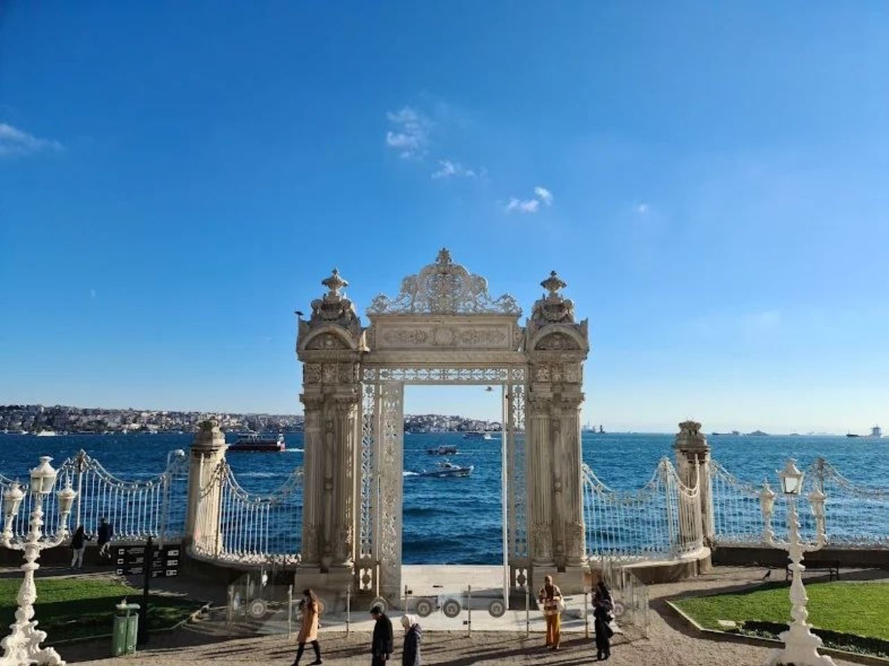 Групповая обзорная экскурсия по Стамбулу "Живая история" - групповая экскурсия в Стамбуле на автобусе длительностью 8 часов с количеством участников до 20 человек цена экскурсии 138€