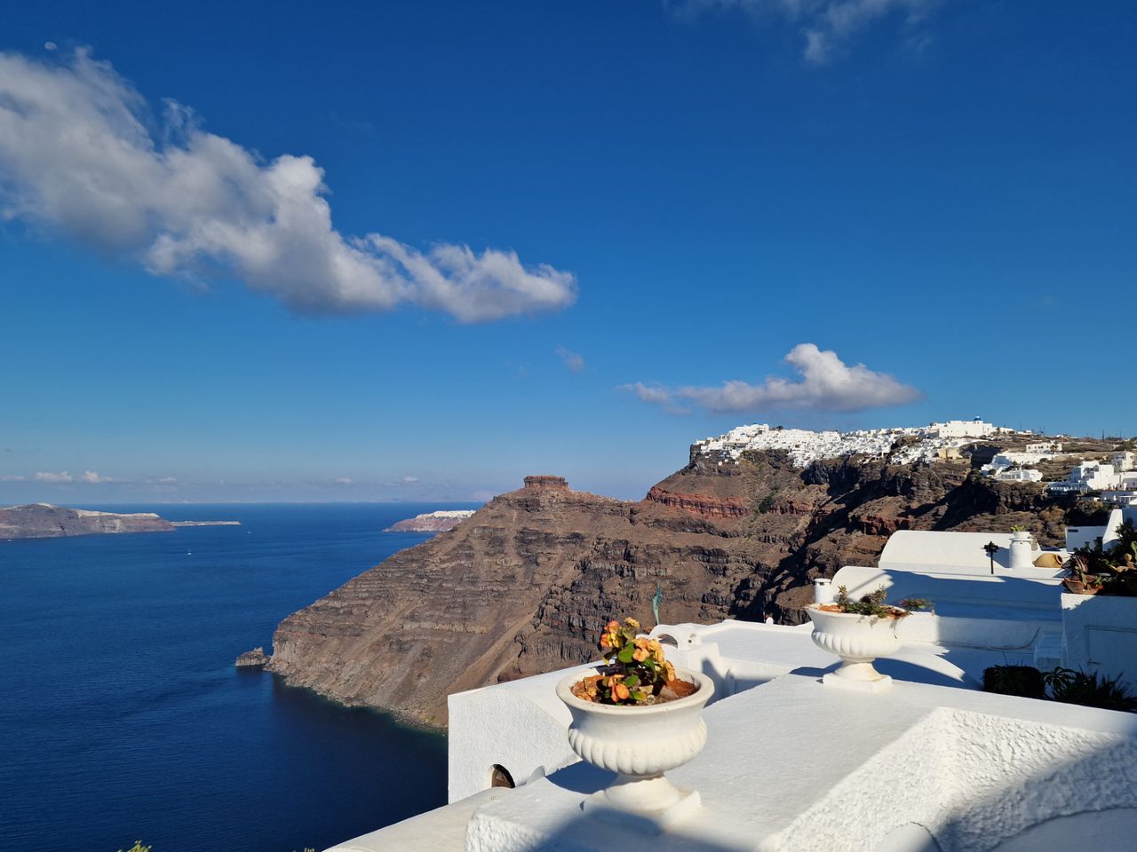 Обзорная экскурсия по Санторини: к истокам цивилизации атлантов - индивидуальная экскурсия на Санторини пешком длительностью 3.5 часа с количеством участников до 6 человек со скидкой 5% цена экскурсии 313.5€