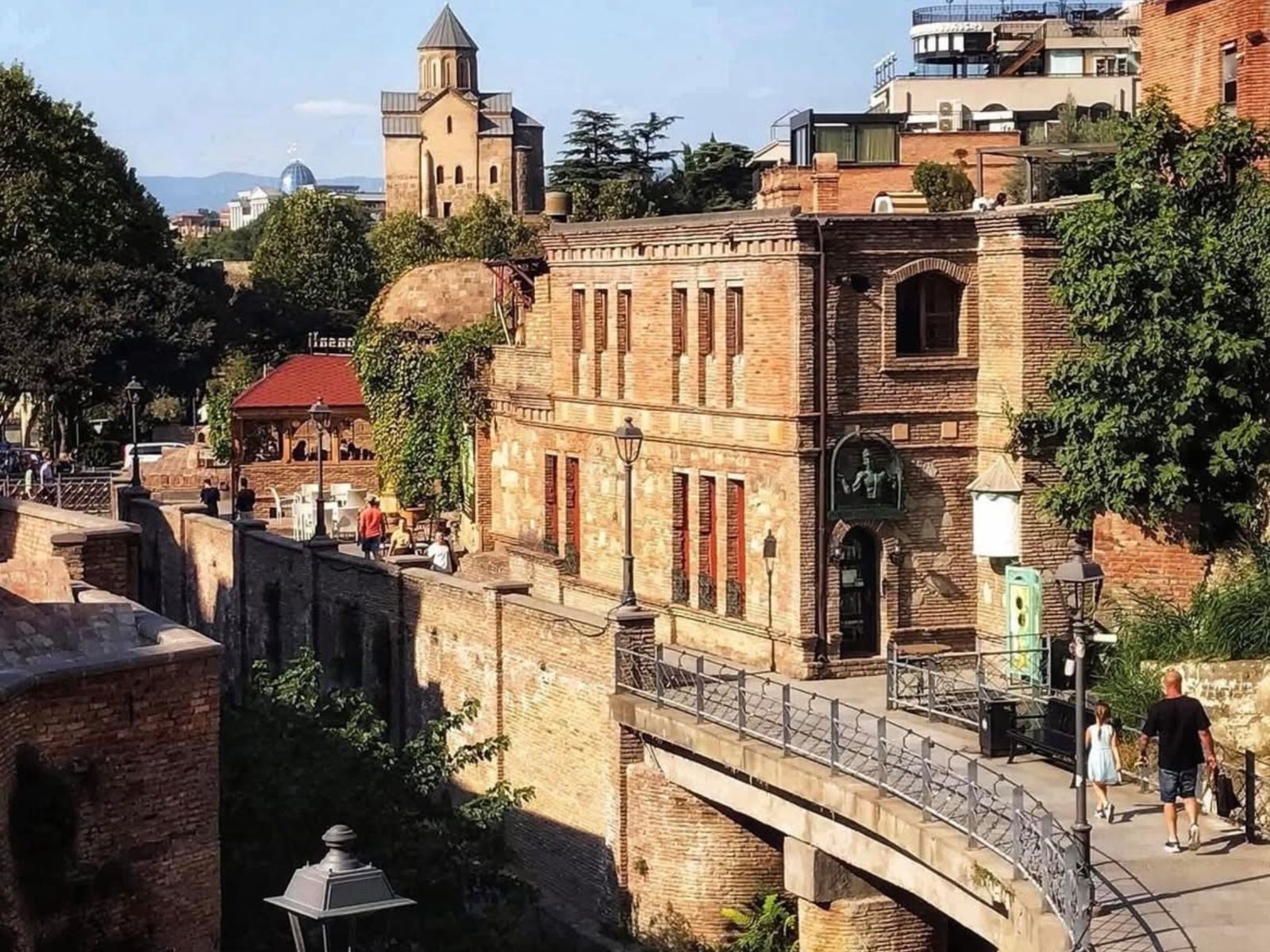 Инжировое ущелье - мостики на речушке