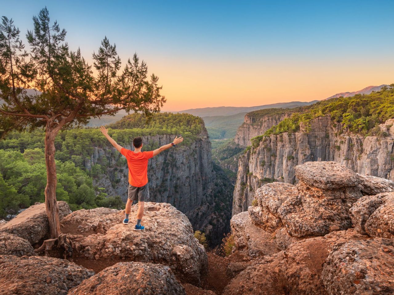 Групповая экскурсия в Кёпрюлю каньон: рафтинг, багги, джиппинг - групповая экскурсия в Белеке на машине гида длительностью 8 часов с количеством участников до 18 человек цена экскурсии 50€