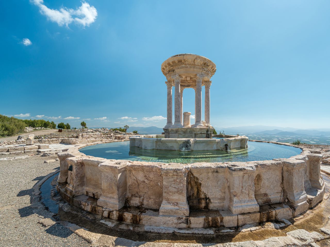 Экскурсия из Кемера к античной Кибире, лаванде и озеру Салда - групповая экскурсия в Кемере на автобусе длительностью 11 часов с количеством участников до 20 человек цена экскурсии 52€