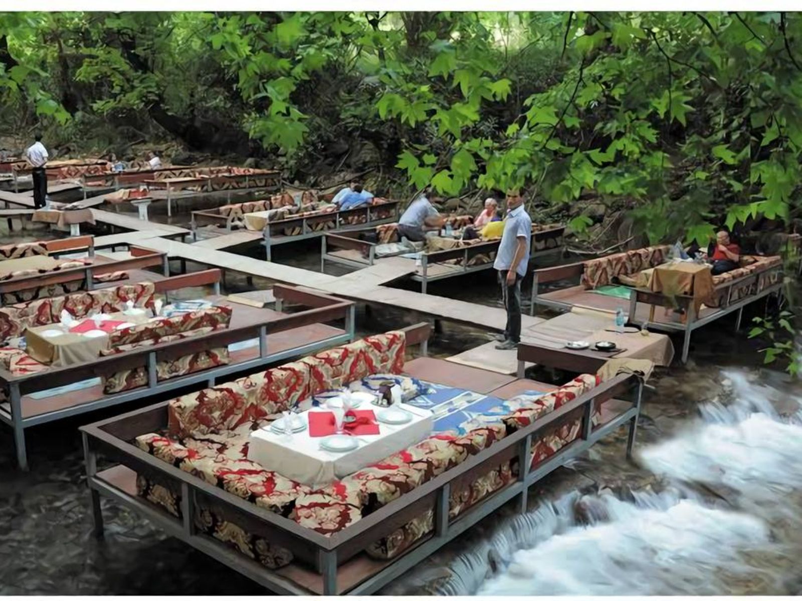Ресторан на реке