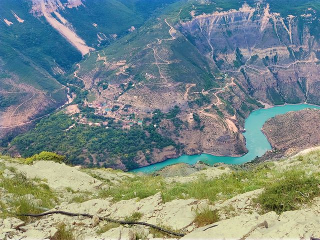 Обзорная экскурсия в Сулакский каньон: бирюза в обрамлении скал