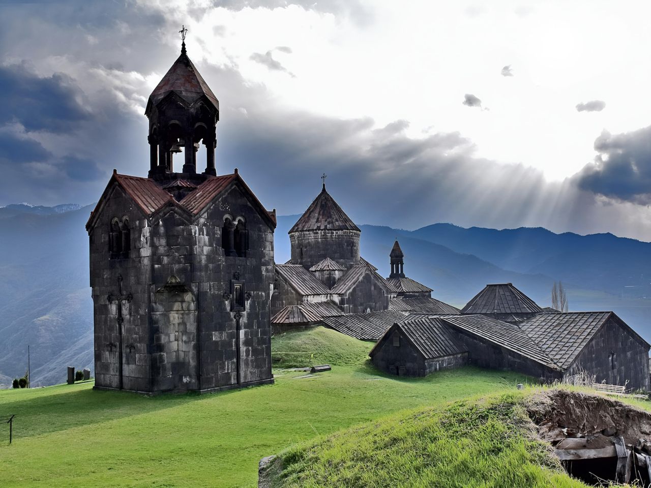 Групповая обзорная экскурсия в Армению из Тбилиси на 1 день - групповая экскурсия в Тбилиси на автобусе длительностью 11 часов с количеством участников до 18 человек со скидкой 20% еще 36 часов цена экскурсии 40€
