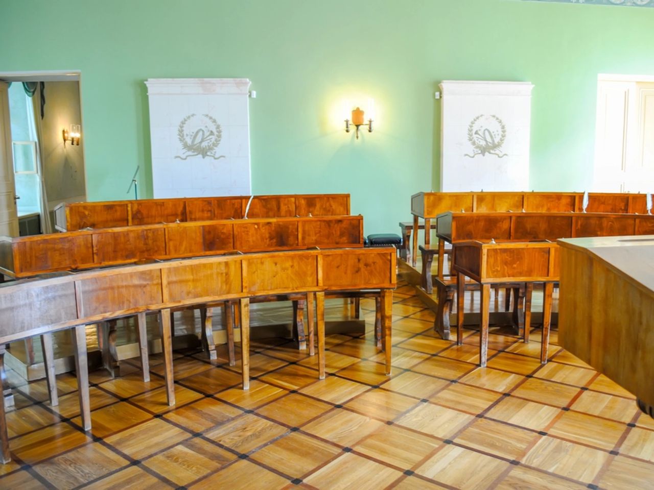 Групповая экскурсия в Царское Село: Екатерининский дворец и лицей - групповая экскурсия в Санкт-Петербурге на автобусе длительностью 6.5 часов с количеством участников более 20 человек цена экскурсии 5100₽