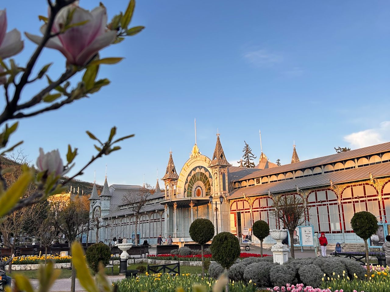 Обзорная пешеходная экскурсия тропами старого Пятигорска - индивидуальная экскурсия в Пятигорске пешком длительностью 3 часа с количеством участников до 8 человек со скидкой 5% цена экскурсии 7600₽