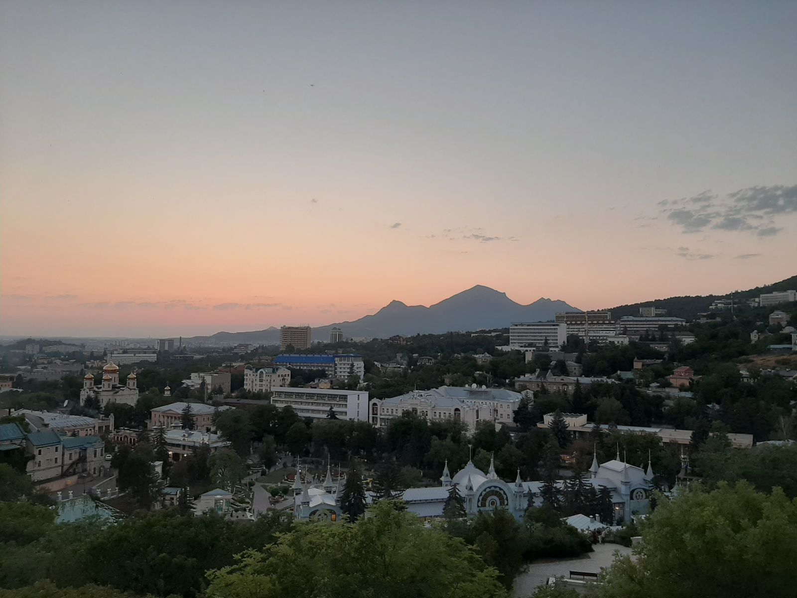 Вид на гору Бештау и центр города