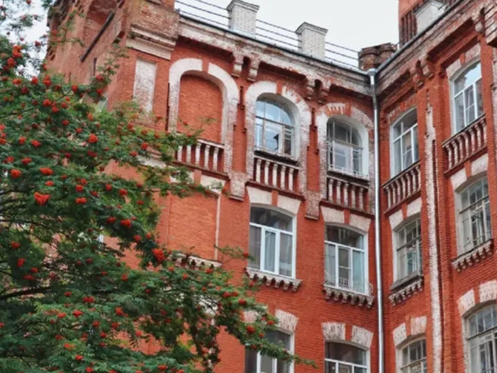 Казарма "Париж"