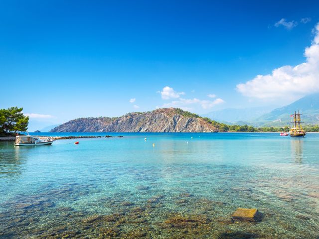 Групповая морская прогулка на пиратском корабле по бухтам Кемера — фото 2