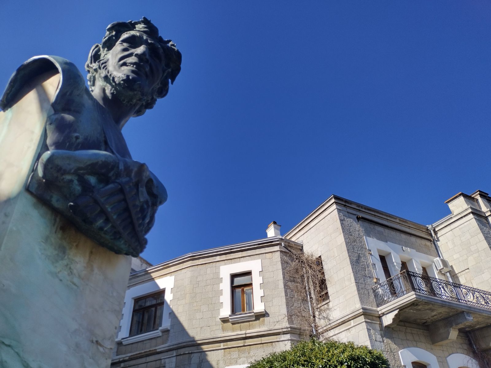 Герма Пана в парке у Юсуповского дворца