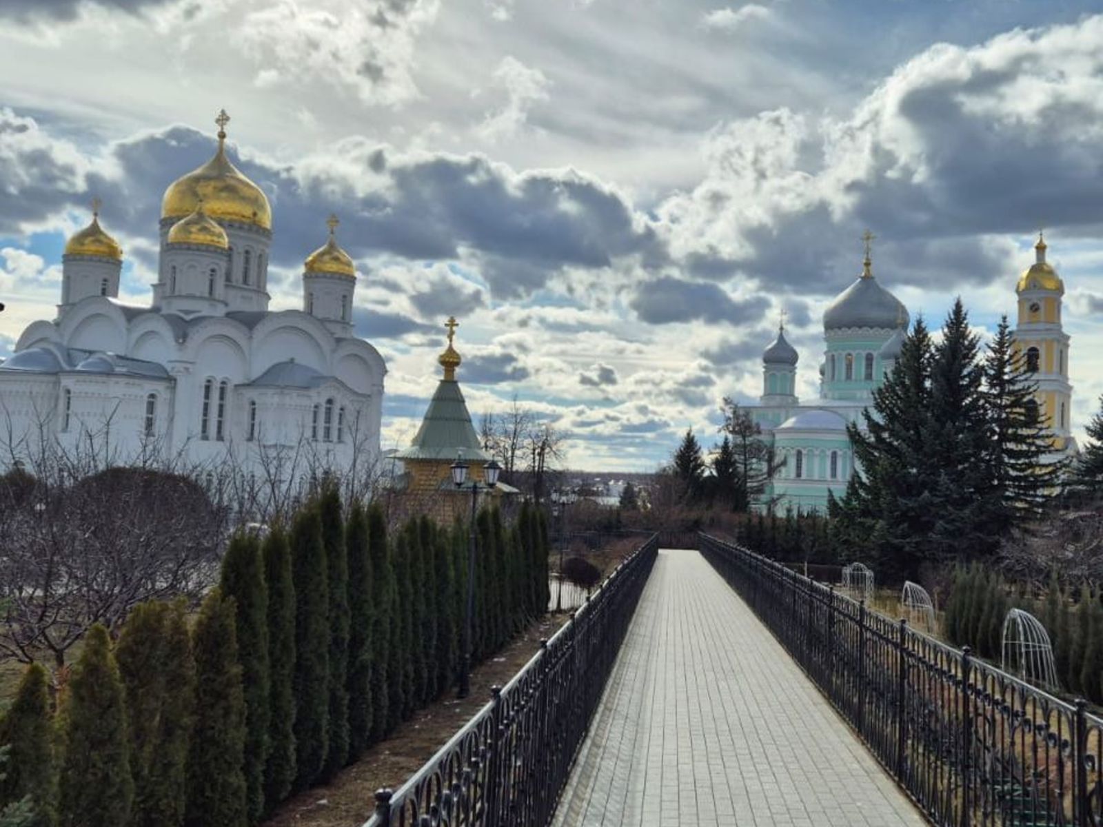 Богородичная канавка