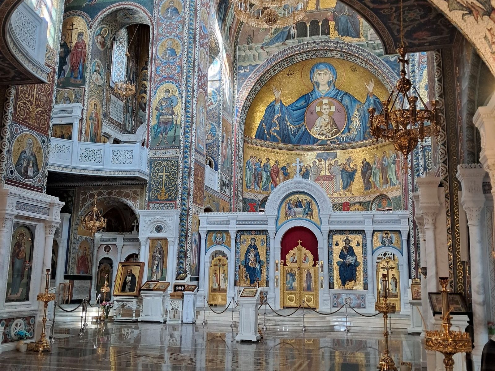 Внутреннее мозаичное убранство