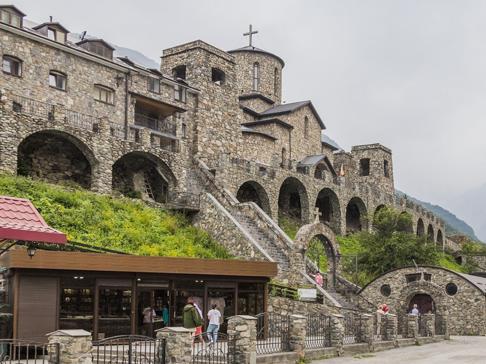 Аланский Свято-Успенский мужской монастырь