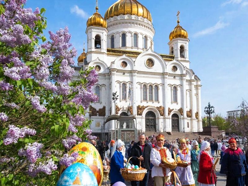 Храм Христа Спасителя на Пасху