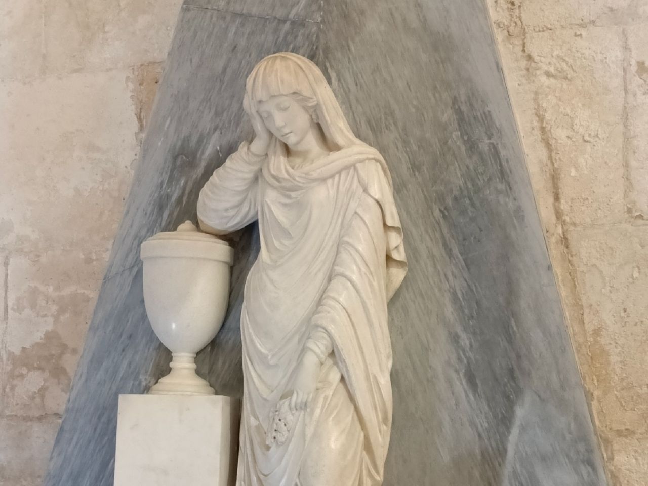 Индивидуальная тематическая экскурсия "Магический Владимир" - индивидуальная экскурсия во Владимире пешком длительностью 1.5 часа с количеством участников до 6 человек цена экскурсии 7700₽