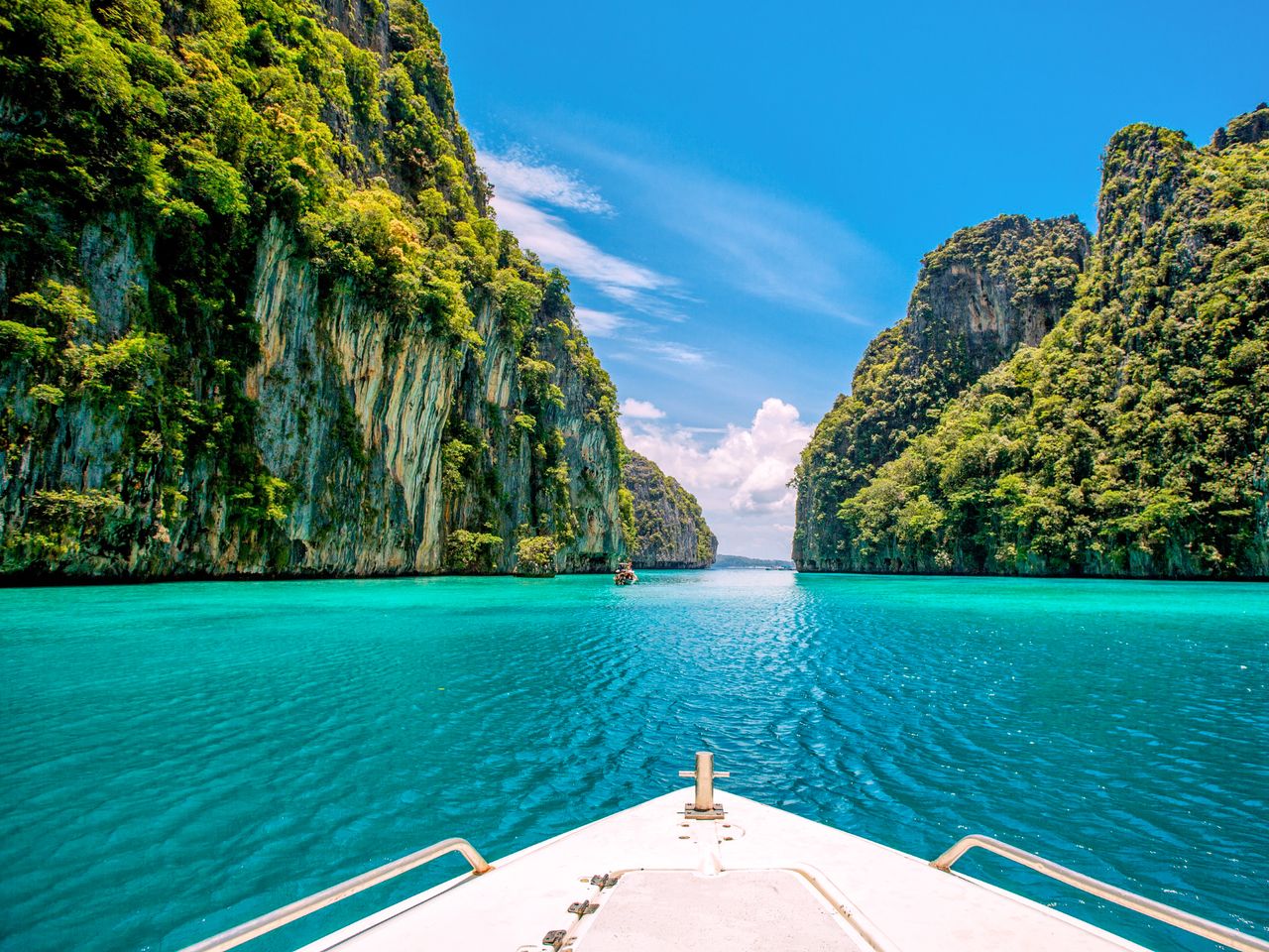 Пхи-Пхи-Ле и Хай Нок: экскурсия в бухту Пиле и Пещеру викингов - индивидуальная экскурсия на Пхукете длительностью 11 часов с количеством участников до 5 человек цена экскурсии 1190$