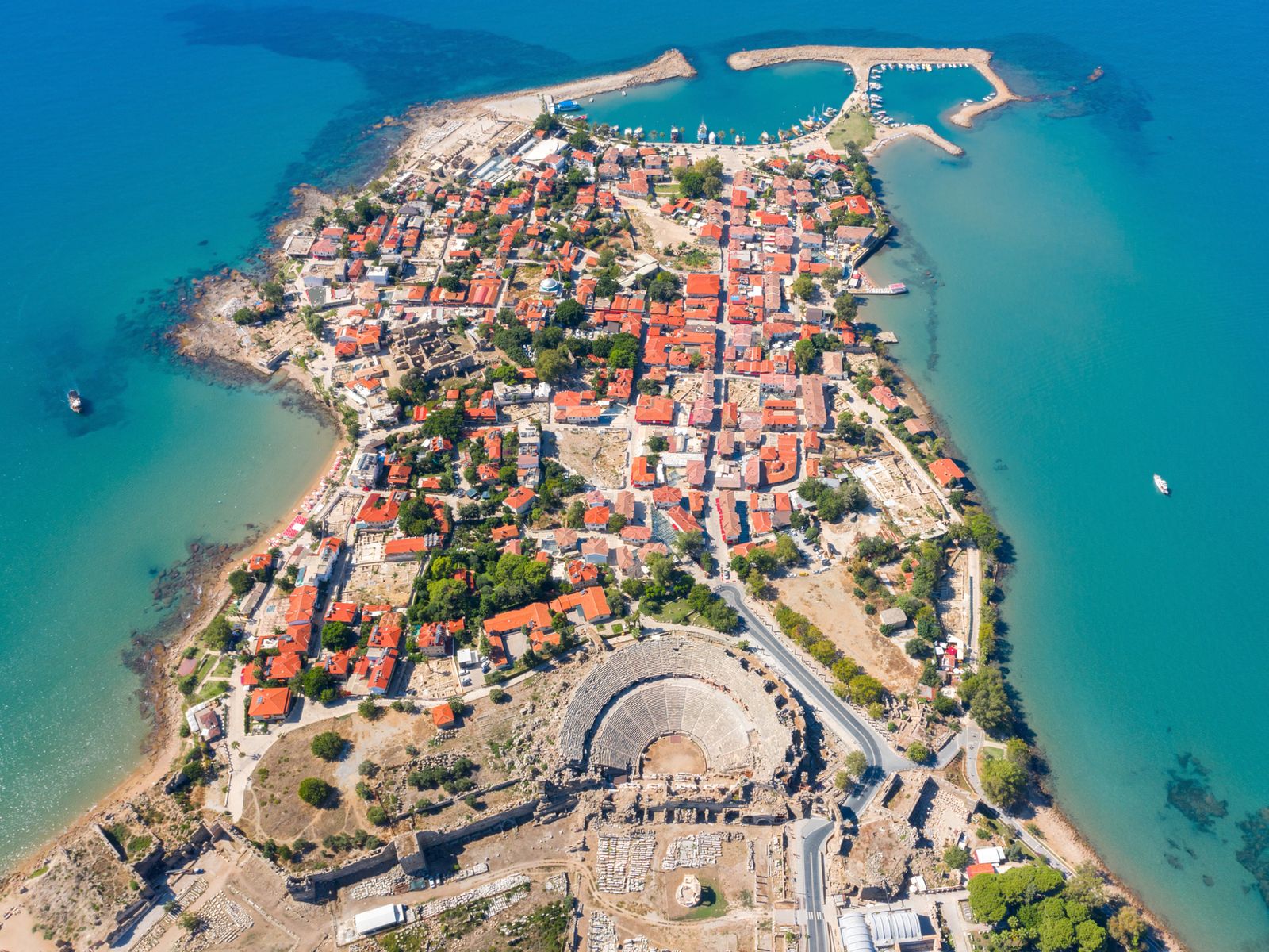 Античный город Сиде. Вид сверху 