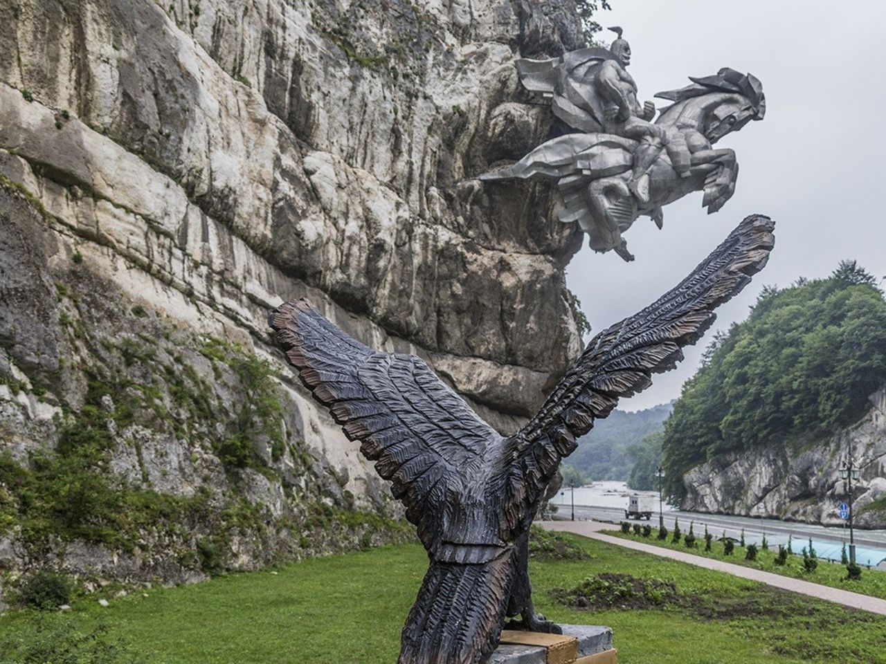 Групповая обзорная экскурсия в Алагирское ущелье, Цей и Мамисон - групповая экскурсия во Владикавказе на автобусе длительностью 8 часов с количеством участников до 18 человек цена экскурсии 2700₽