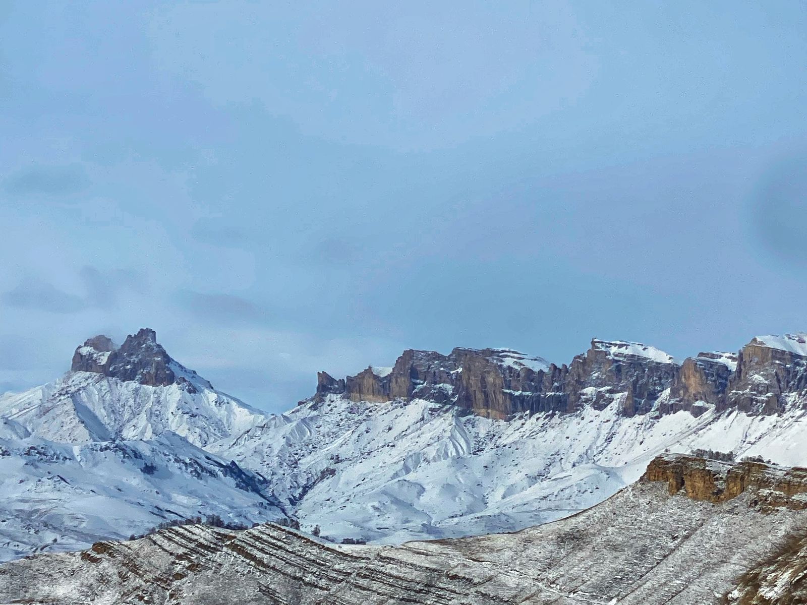 Пик Наушидзе вид с озера Гижгит