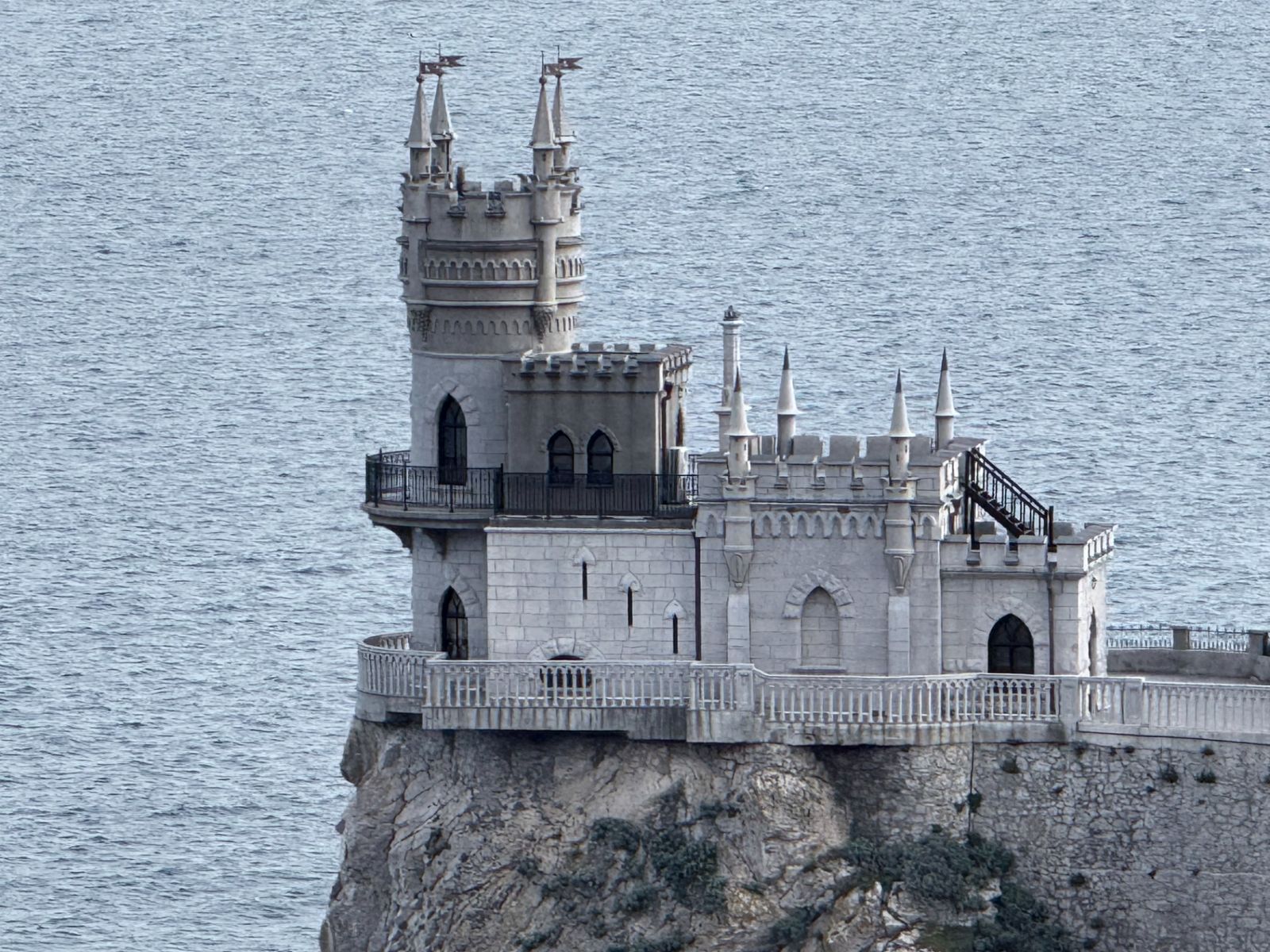 Готический замок Ласточкино гнездо