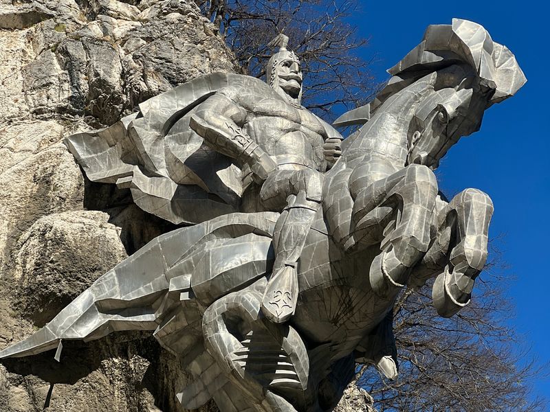 Экскурсия в Северную Осетию: Цей — канатная дорога к леднику - индивидуальная экскурсия в Железноводске на машине гида длительностью 10 часов с количеством участников до 4 человек цена экскурсии 24000₽