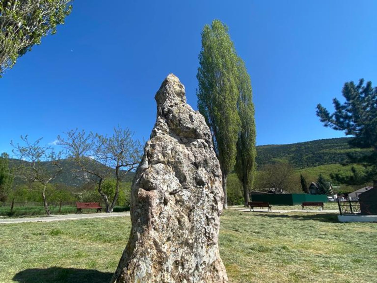 Скельский менгир