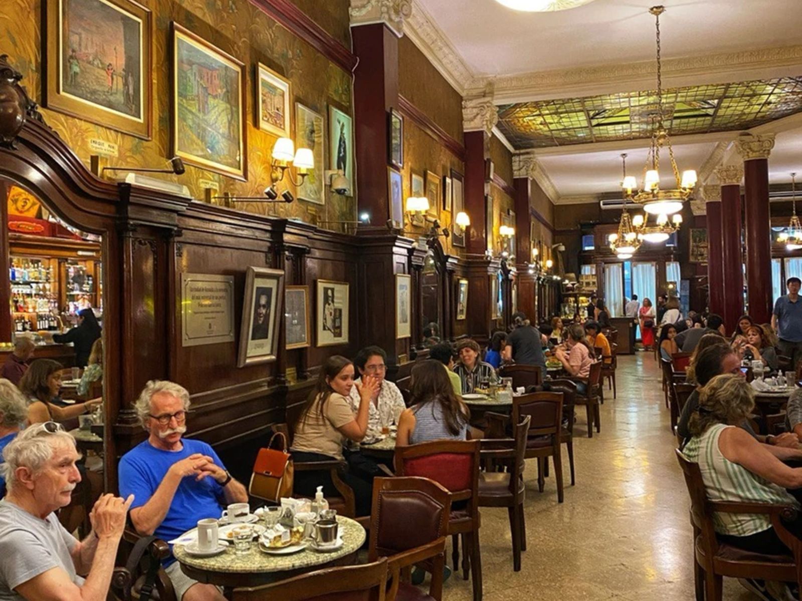 Интерьер кафе Tortoni