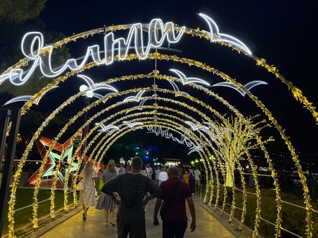 Групповая обзорная экскурсия из Севастополя "Огни вечерней Ялты"